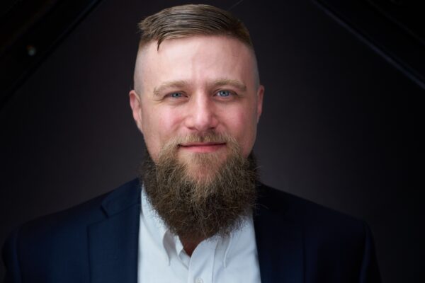 Headshot of Lucas Roberts.