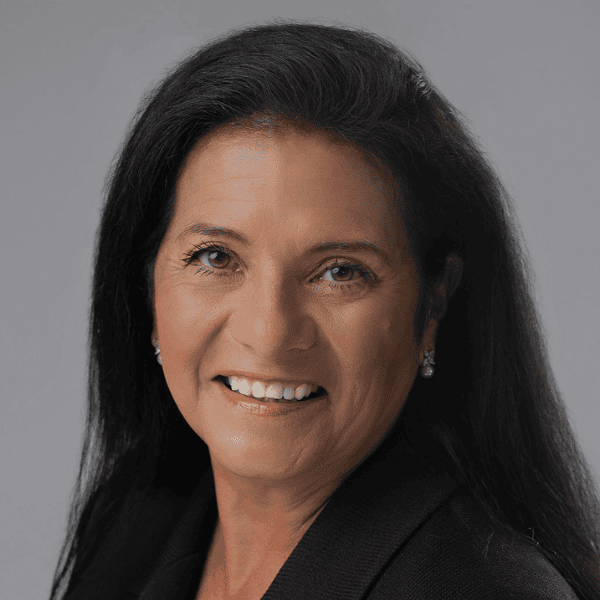 Claudia Costa Headshot