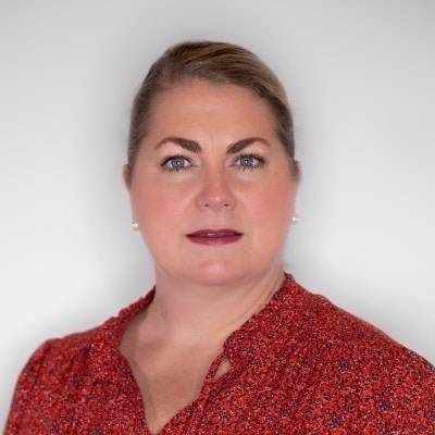 Headshot of Julie Hadley