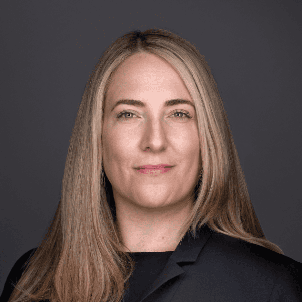 headshot of Danielle Roth