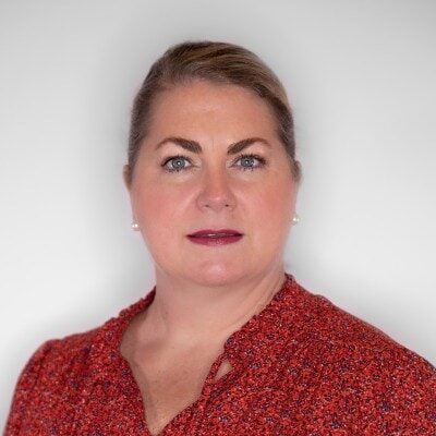 Headshot of Julie Hadley