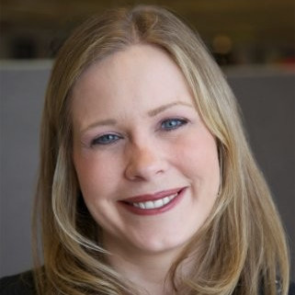 Kelly Dworniczek Headshot