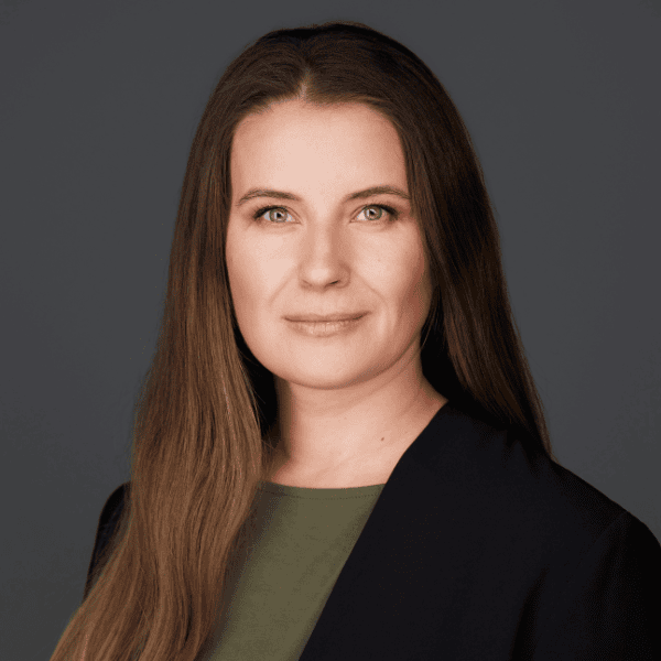 Headshot of Nika Antonikova